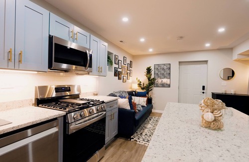 West Englewood Apartment | 2BR Englewood Apartment 15 Min Fr Downtown