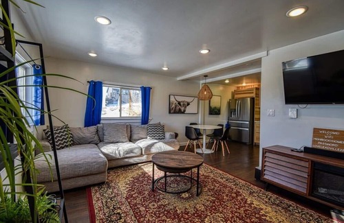 Leadville Condo | 2BR Epic Mountain View - Pet Friendly