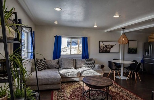 Leadville Condo | 2BR Epic Mountain View - Pet Friendly