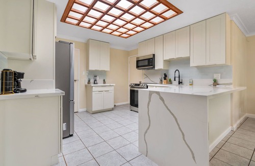 Ewa House | 2BR Ewa - WiFi, A/C + Beach Access, Near Ko Olina