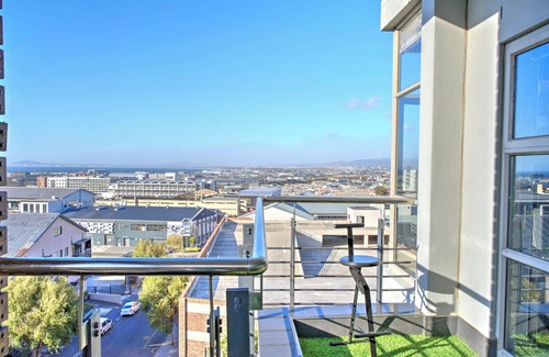 Salt River Apartment | 2BR Executive Apartment - 4min from Cape Town CBD