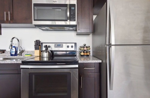 Downtown Detroit Apartment | 2BR Executive Downtown Retreat