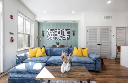 North Philadelphia West Apartment | 2BR - Fairmount Park -10 mins to DT - Sleeps 10