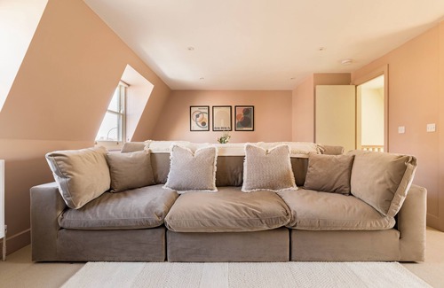 New Cross Apartment | 2BR Flat 10min to London Bridge