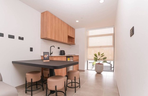 San Diego Apartment | 2BR for Creatives-Jacuzzi,Coworking, Poblado Vibes