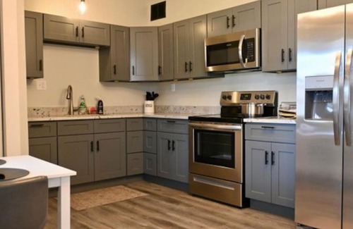 Springdale Apartment | 2br gem in cute small town