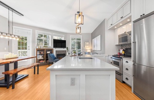 Whistler House | 2BR | Granite Court | Village Location | Gas Fireplace | Mudroom | Secure Parking