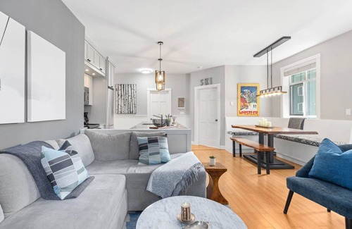 Whistler House | 2BR | Granite Court | Village Location | Gas Fireplace | Mudroom | Secure Parking
