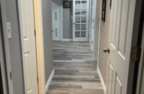 Lake Hills House | 2BR guest suite downtown Bellevue - Free parking