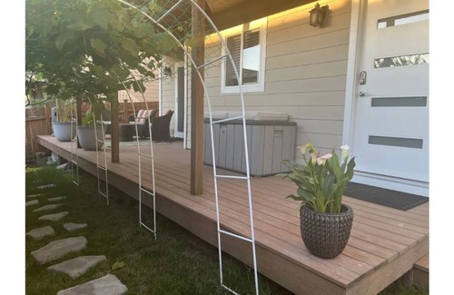 Bothell Apartment | 2BR Guest-suite hosted by Cathy and Yang
