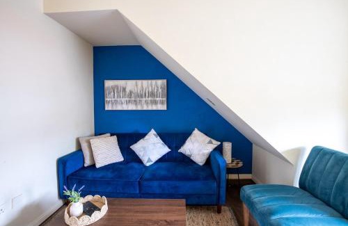 Wednesbury House | 2BR Home Near Shops & Transport Links