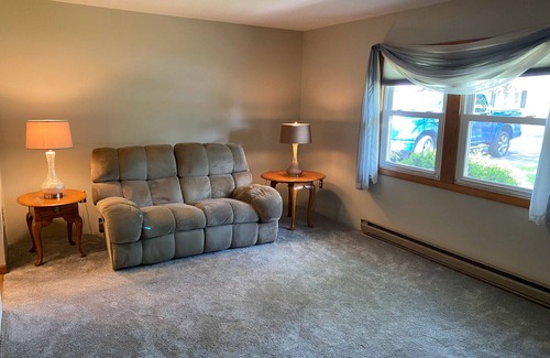 Plattsburgh House | 2BR house in a quiet neighborhood