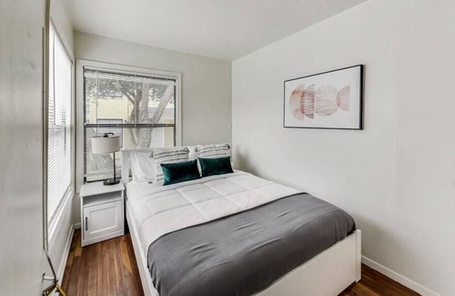 Berkeley Apartment | 2BR in Berkeley Near Campus!