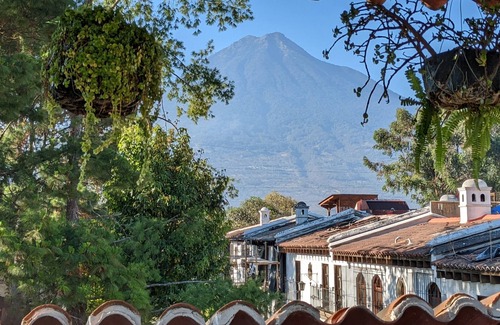 Santa Ana House | 2BR in the center with volcano views