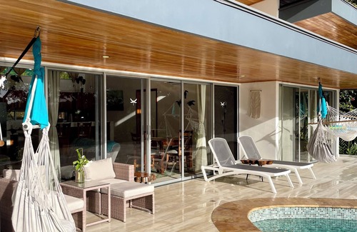 Portalon House | 2BR Jungle Villa with Infinity Pool and Manual Antonio Ocean Views