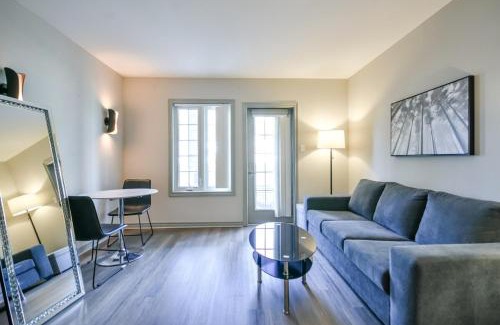 Oro-Medonte Apartment | 2BR King Suite Pool Sauna Heated Pool