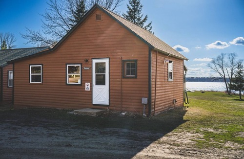 Backus Cabin | 2BR Lakefront Cabin w/Private Launch & Dock
