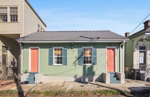Lower Garden District House | 2BR LGD/Magazine Street Cottage - Unbeatable Location
