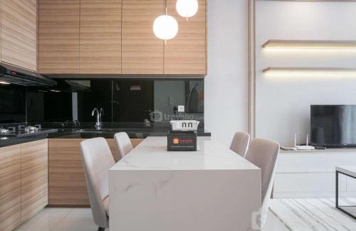 Jakarta Apartment | 2BR Luxury Modern Ciputra International Apartment By Travelio