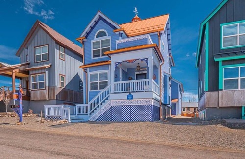 Leadville Apartment | 2BR Mountain Retreat - Near Mineral Trail, Balcony