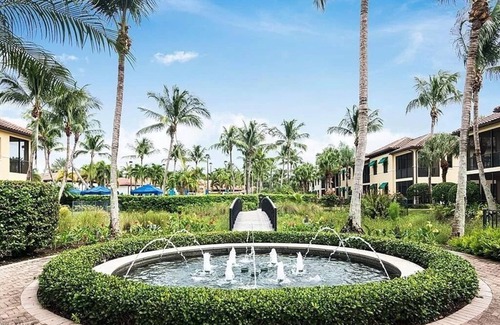 Royal Harbor Condo | 2BR Naples Bay Resort Condo