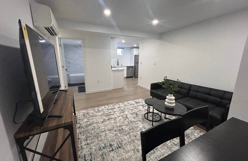 North Beacon Hill House | 2BR | Near Downtown + Airport Train + Stadiums + Light rail