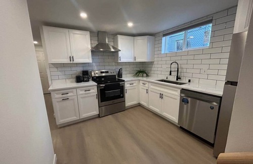 North Beacon Hill House | 2BR | Near Downtown + Airport Train + Stadiums + Light rail