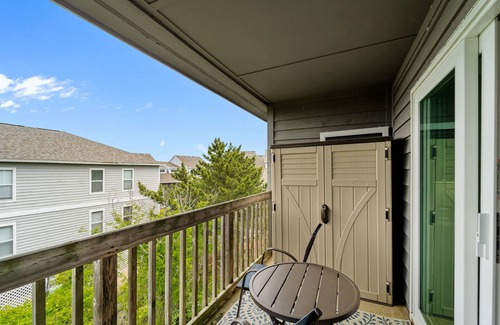 Ocean Sands Condo | 2BR ocean-side condo with balcony & beach access