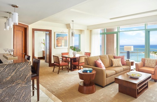 Paradise Island Condo | 2BR Oceanfront Topaz Suite – The Reef Atlantis, Full Kitchen & Balcony Sleeps 9