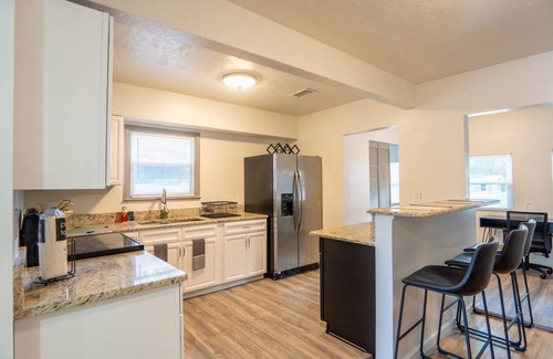 Orlando House | 2BR Orlando Getaway Pets OK + Fast Wi-Fi