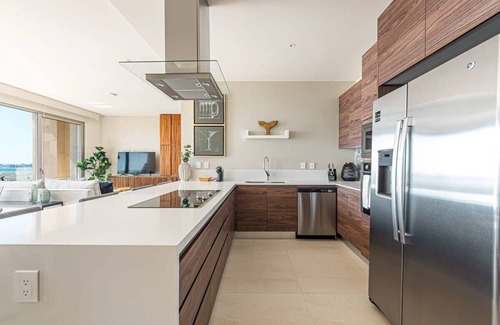 El Tezal Apartment | 2BR Penthouse with Private Rooftop & Seaview & Pool