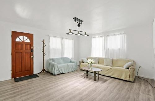 Ontario House | 2BR Pet-Friendly Home # RV FREE