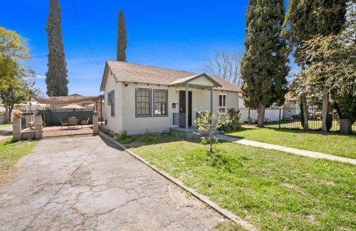 Ontario House | 2BR Pet-Friendly Home # RV FREE