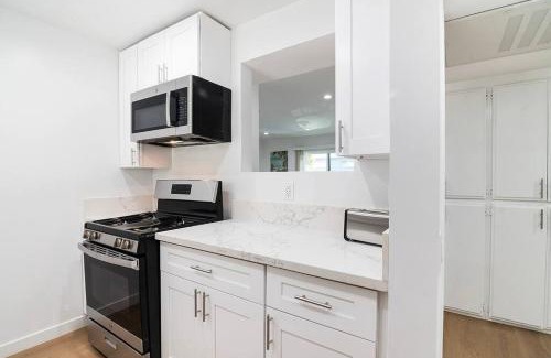 Van Nuys Apartment | 2BR Plus Bonus Room and Pool Access Near Universal Studios