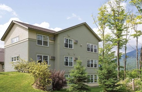 Jeffersonville Condo | 2br Presidential Condo-Mt Hideaway-ski, hike, swim
