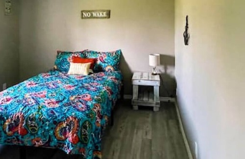 Aransas Pass Cottage | 2BR Remodel, Pets OK, Free WIFI & Parking, Kitchen