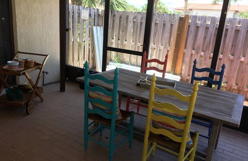Melbourne Beach House | 2BR RENOVATED CONDO: WALK TO RIVER & BEACH! FISH, KAYAK, POOL,TENNIS & MORE