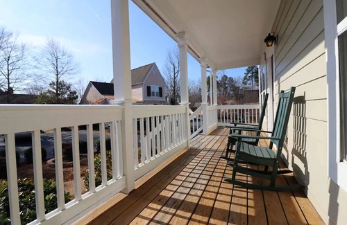 Lackey Cottage | 2BR Resort Cottage - Sleeps 6 - Close to Theme Parks & Attractions