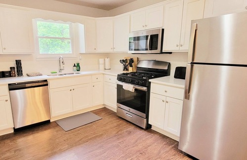 Smyrna House | 2BR Retreat w/Outdoor Oasis by The Battery
