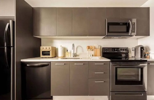 Riverwalk Fort Lauderdale Apartment | 2BR Riverfront Suite | Pool, Gym, Near Las Olas