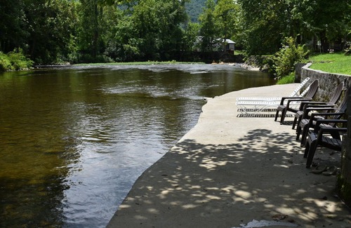 Townsend Cabin | 2BR "Riverside" Cabin Overlooking the "Little River" in Townsend,TN Family Owned