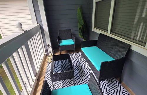 Huntersville Apartment | 2BR Sanctuary - Gated Community, Pool, Gym, Pet-Friendly Near Birkdale Village.