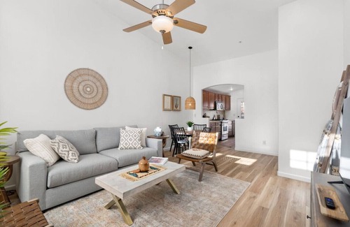 Uptown Sedona Apartment | 2BR Serene Red Rock Retreat - Hot Tub & Nice Views