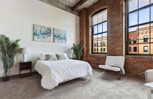 Strip District Apartment | 2BR Spacious Historic Loft With Pool