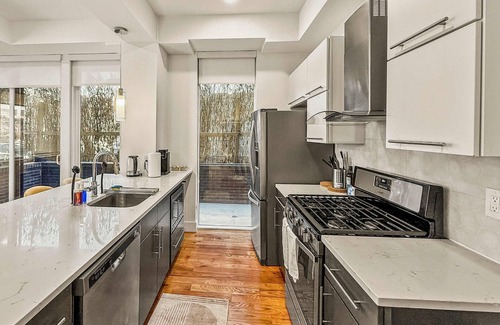 Olde Kensington Apartment | 2BR Stylish Stay | Sleeps 8 | Northern Liberties