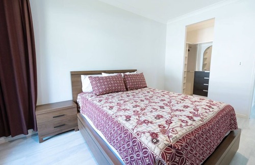 Buderim House | 2BR Suite with Lounge, Bath & Workstation