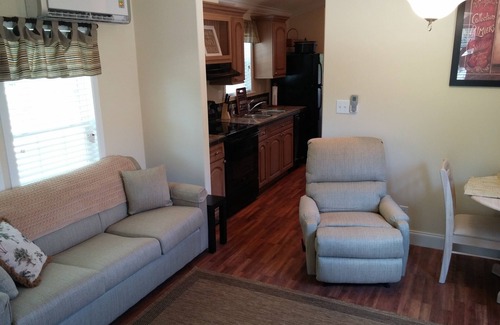 Venice House | 2BR Unit @ Ramblers Rest Resort, Venice, FL along Myakka River