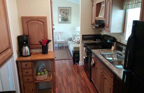 Venice House | 2BR Unit @ Ramblers Rest Resort, Venice, FL along Myakka River