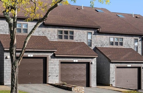 Jamestown Condo | 2br Unit Tranquil Retreat on Conanicut Island