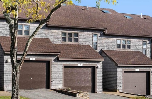 Jamestown Condo | 2br Unit Tranquil Retreat on Conanicut Island